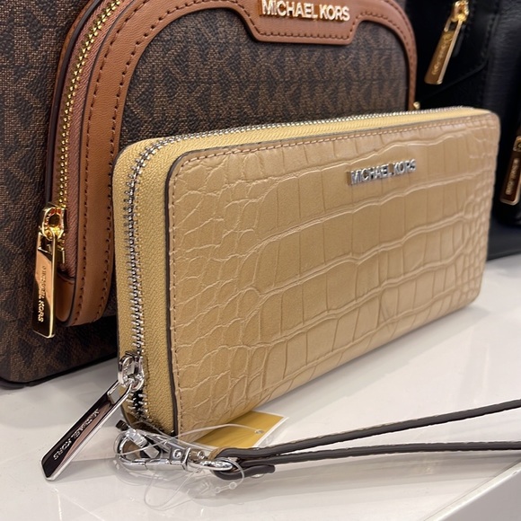 Michael Kors Large Jet Set Travel Continental Wristlet Phone Holder Case Wallet - Picture 6 of 16